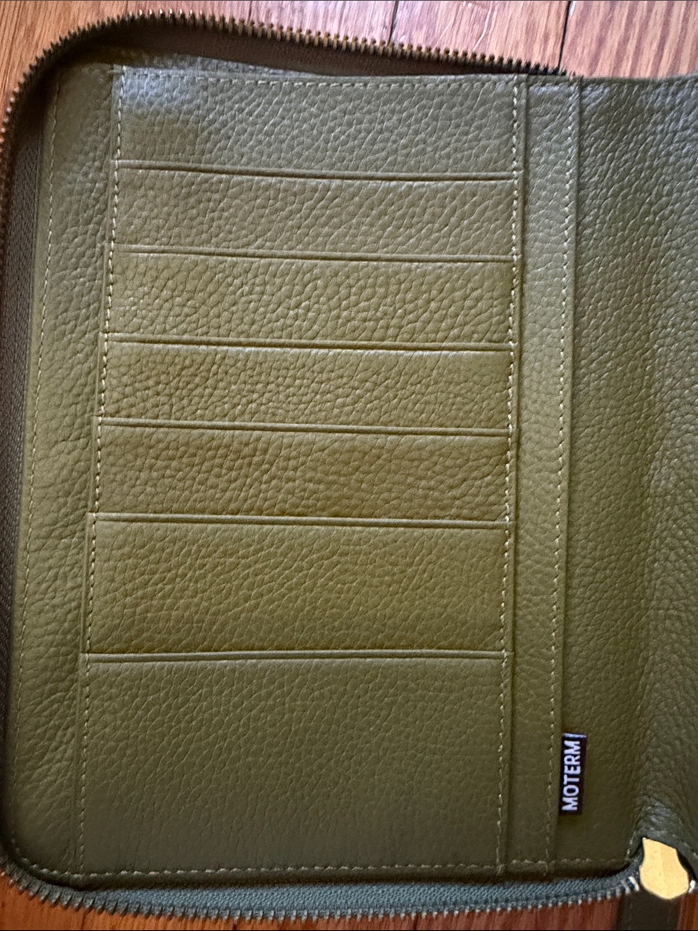 Moterm B6 Zip Planner / iPad mini Cover - Pebbled Leather - Picture 3 of 5